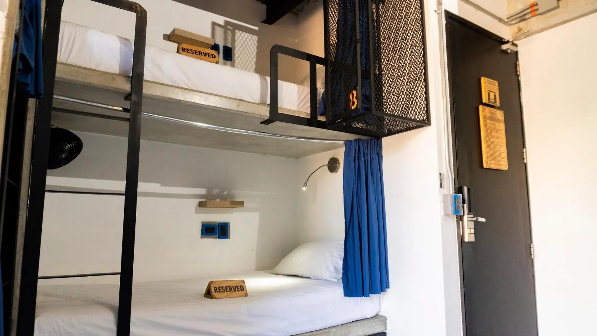 Los Patios Hostel Μεντεγίν