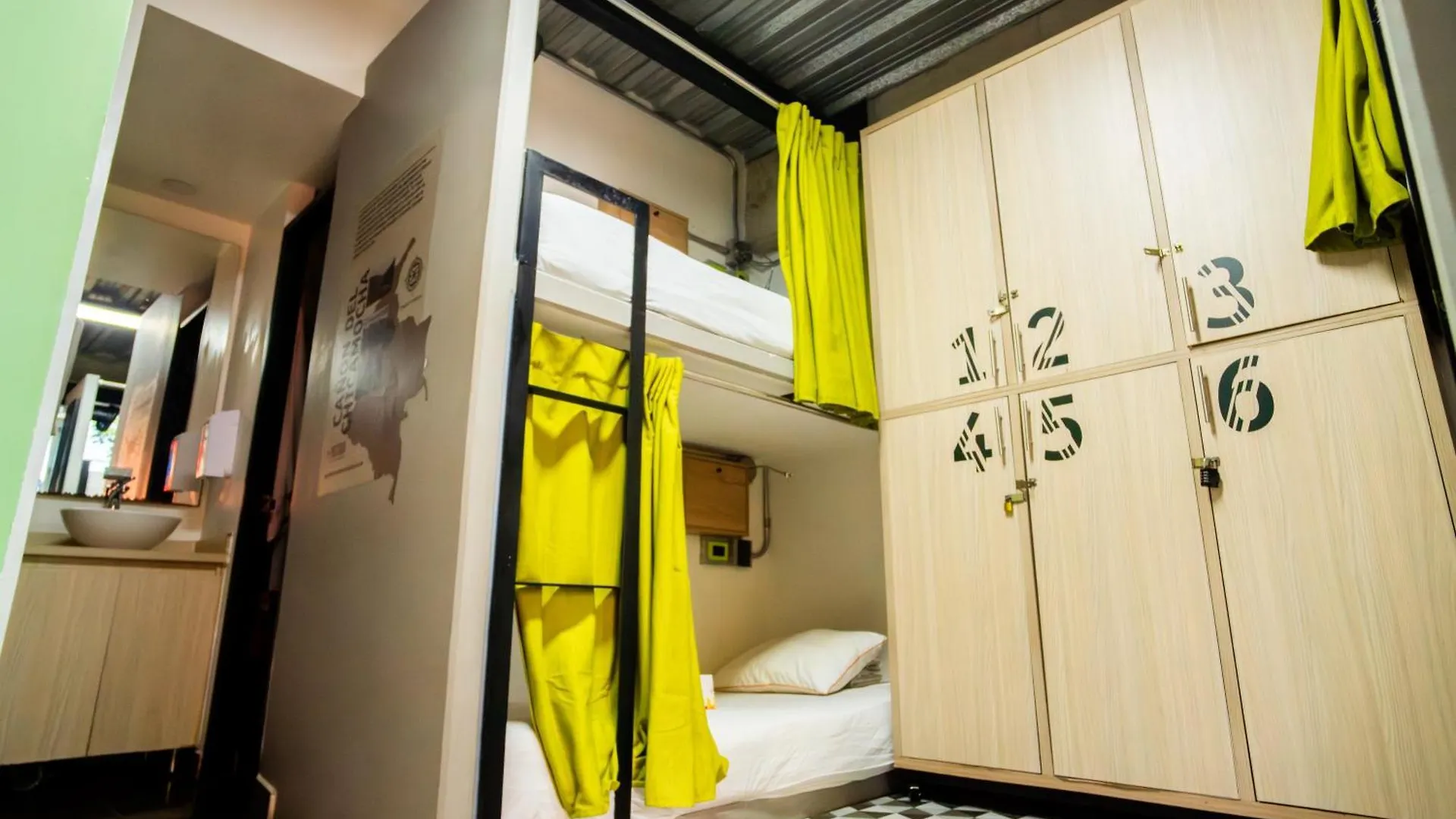 Los Patios Hostel Μεντεγίν Κολομβία