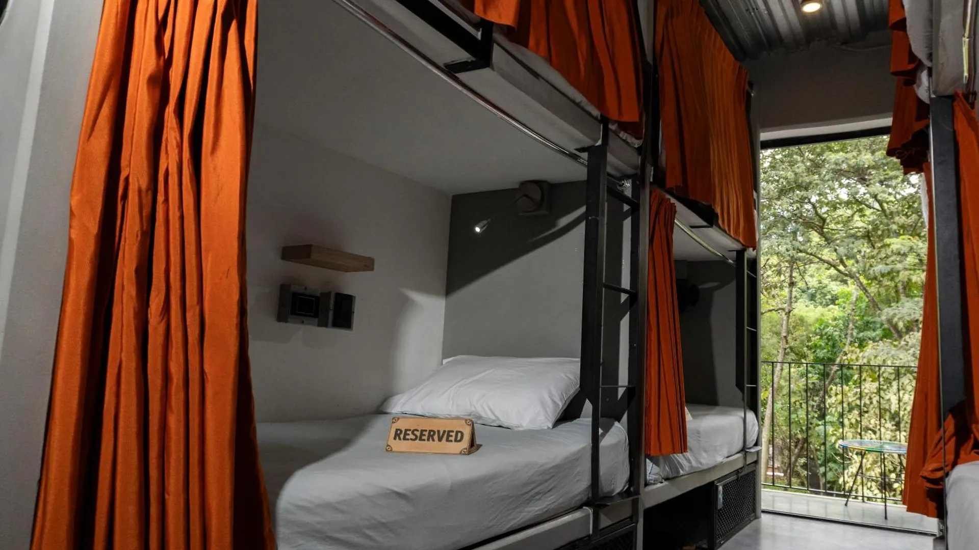 Los Patios Hostel Μεντεγίν 0*,